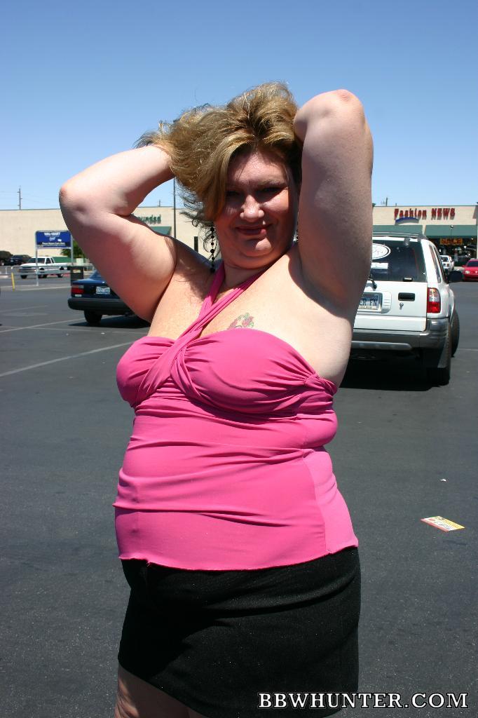 CC mature BBW pink top walmart parking lot hunt
