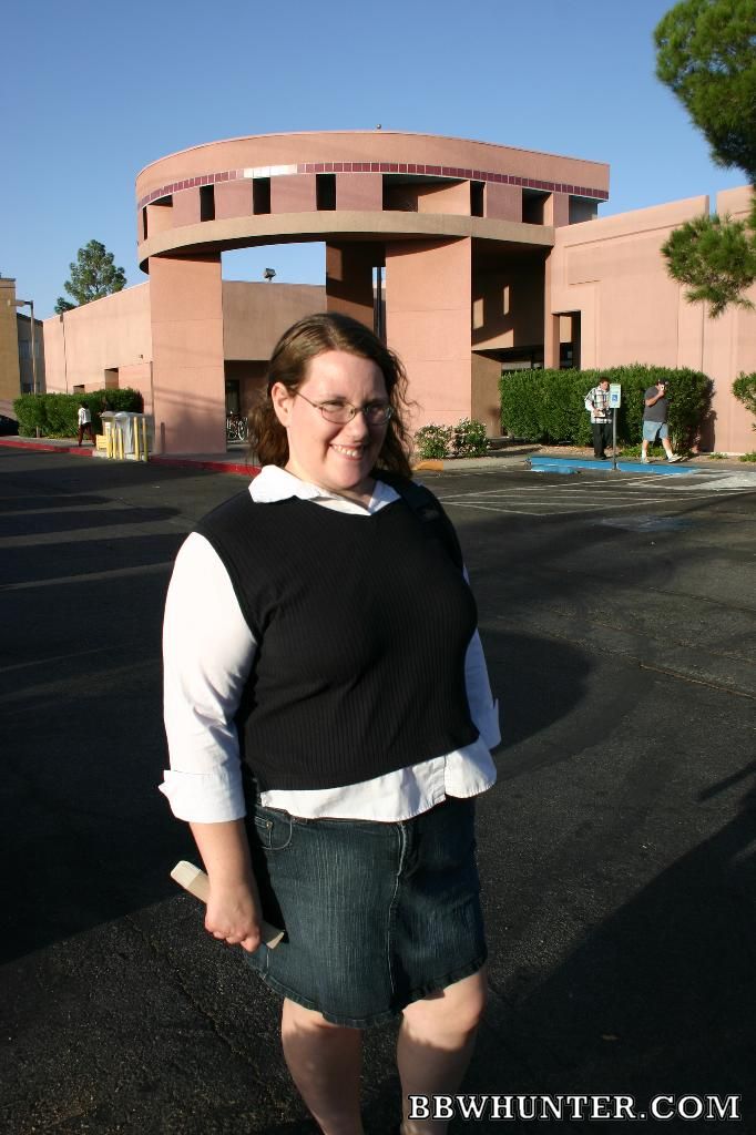 Lorelie BBW college girl with glasses